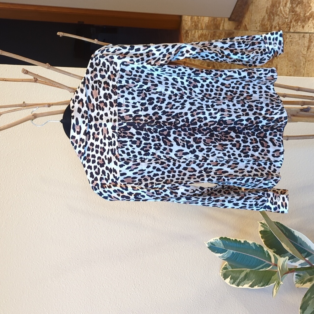 2 Silk WHBM Leopard Blouse - Picture 2 of 8